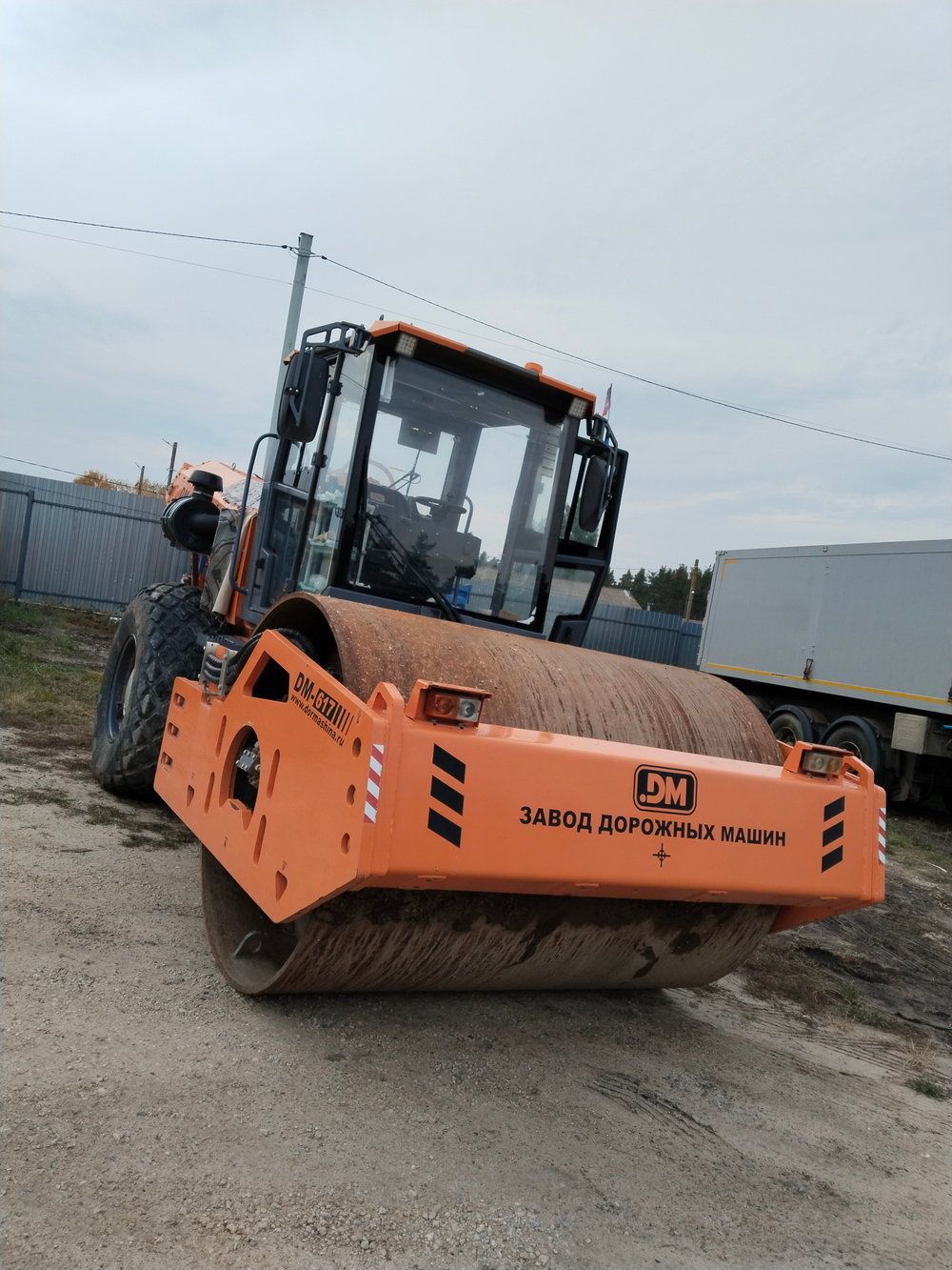 Завод дорожных машин DM* Каток DM-617 (Дизельный, 11,2 л, 179 л.с., АТ)