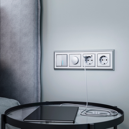 Розетка с заземлением, шторками и USBх2 (серебряный)