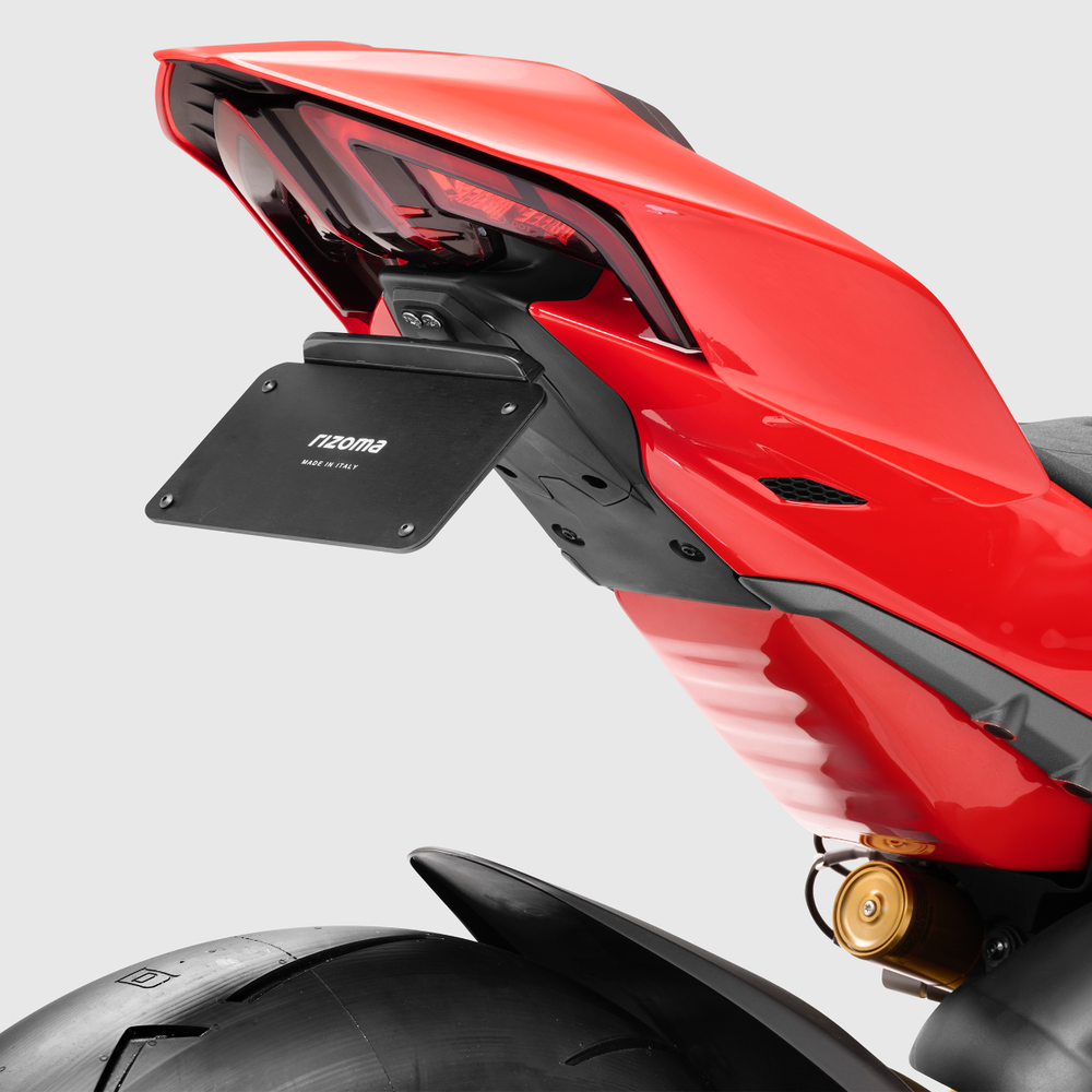 Rizoma Короткое крепление номерного знака Ducati Streetfighter / Panigale (2025 - ) "FLAT-OUT"  Артикул: PTU014 / PTU014B