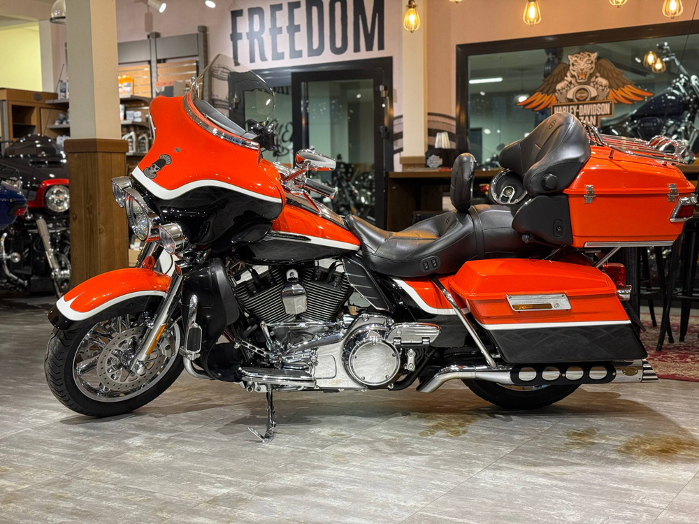 Harley-Davidson CVO Ultra Classic Limited, 2012