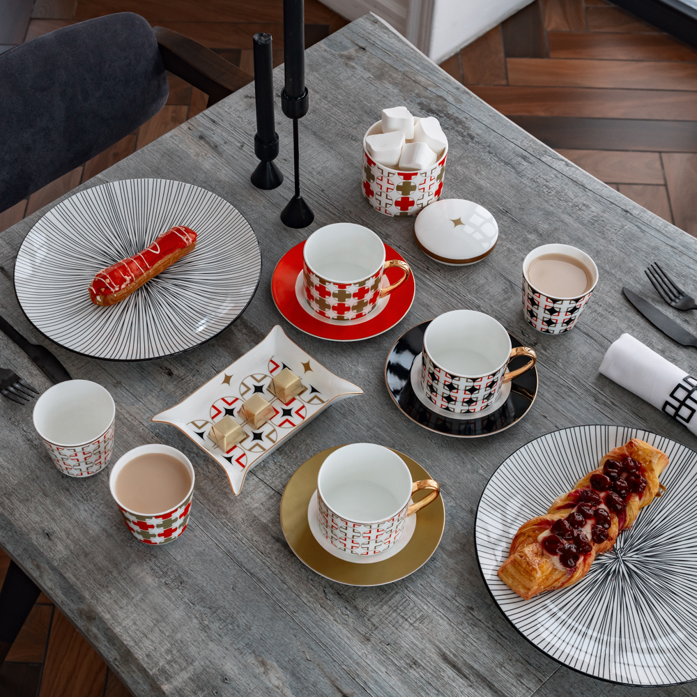 Чайная пара Farforite «Сигнум золотой» 250 мл в подарочной коробке