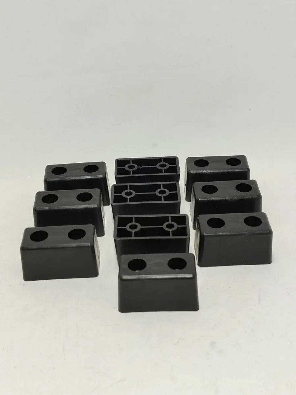 Пластиковые ножки для мебели дивана шкафа тумбочки стола