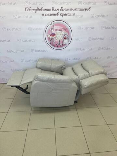 Кресло-реклайнер с механическим управлением