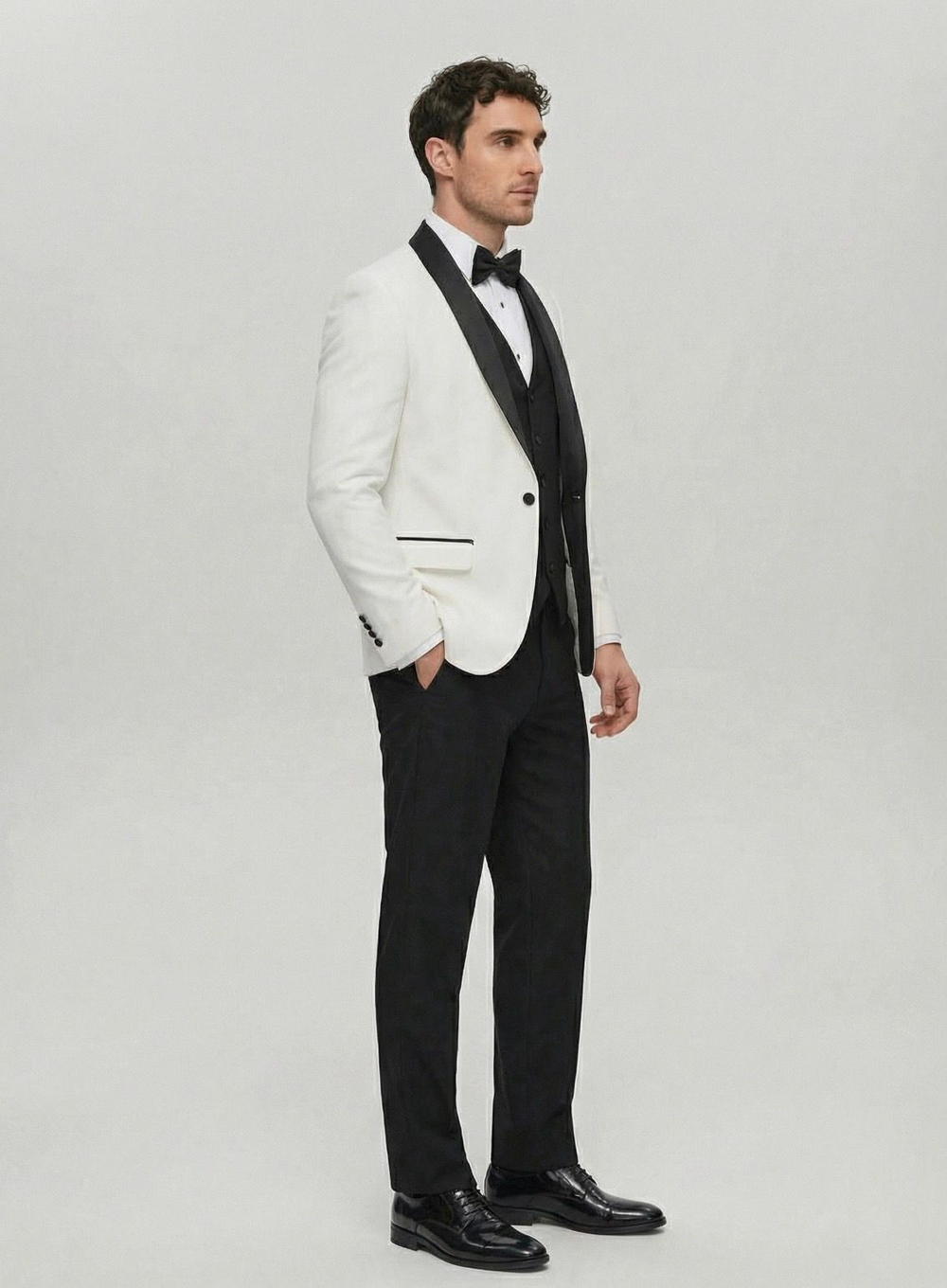 Мужской смокинг тройка (белый) А55