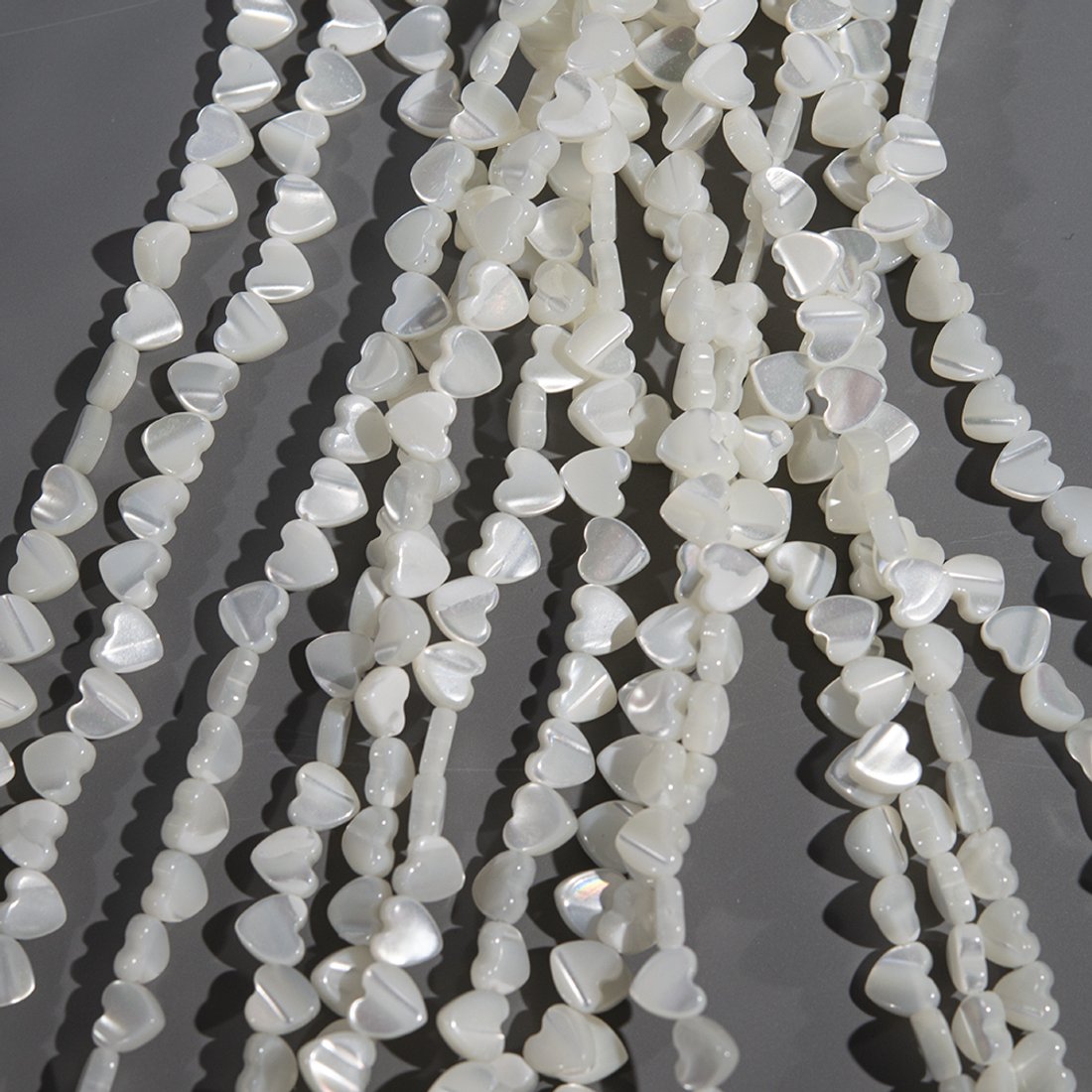 Перламутр морских ракушек, сердечки, 6,5мм, белый