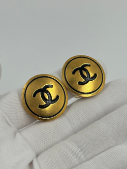 Клипсы с логотипом Chanel