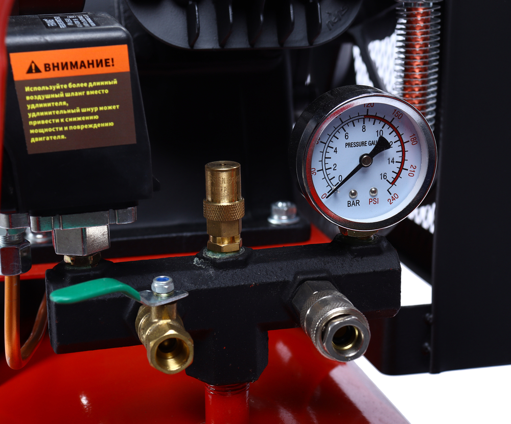 Компрессор пневматический 380В 3.0кВт 8атм. 400л/мин. ресивер-100л ременной GTE