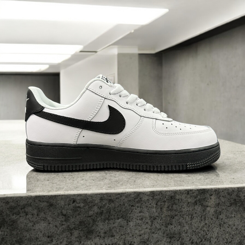 Nike Air Force 1 Low • White Black