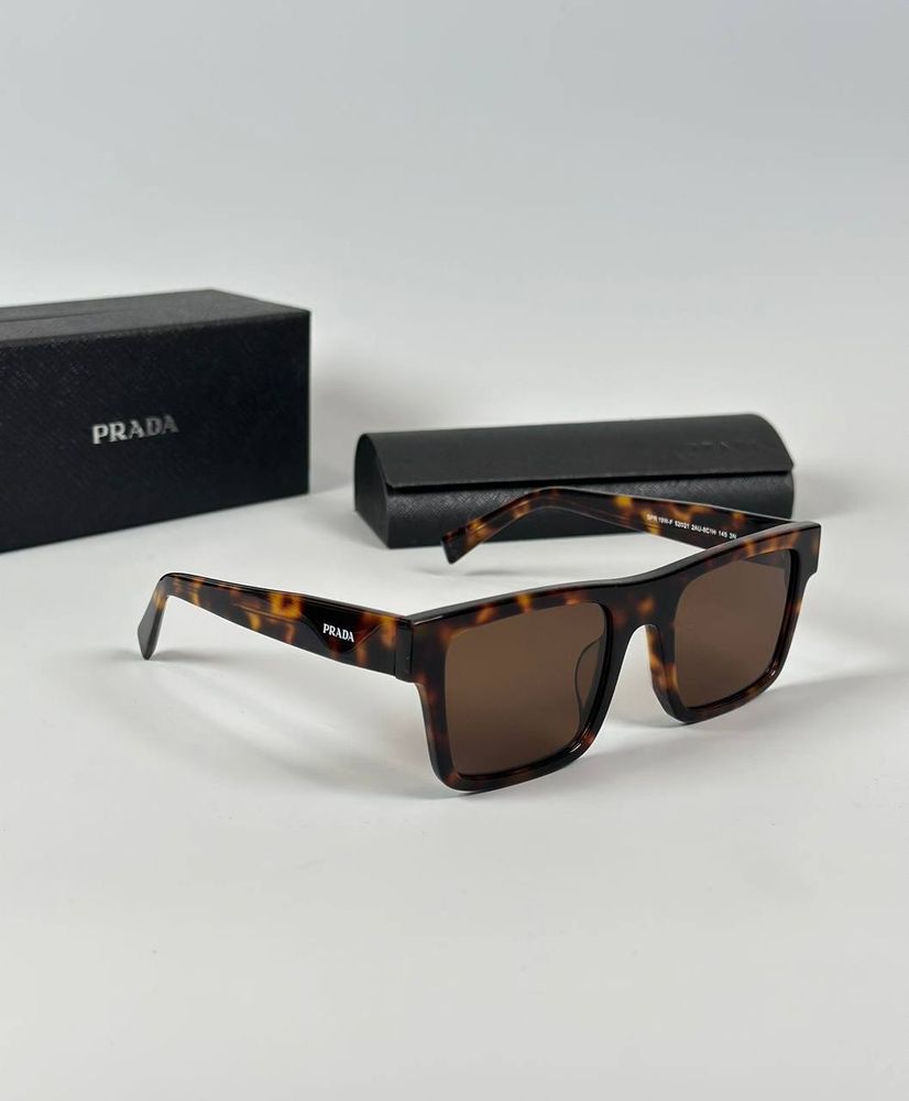 Очки Prada