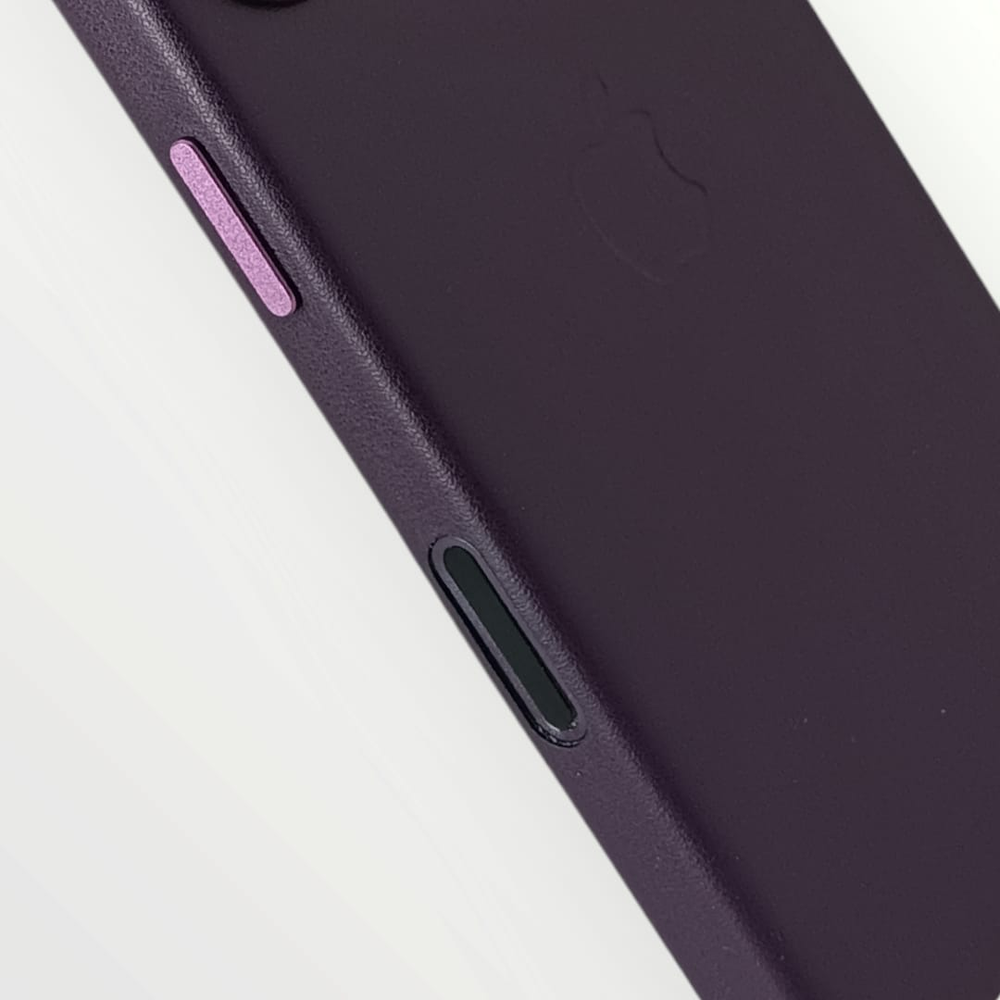 Leather Case (с сенсорной клавишей и АНИМАЦИЕЙ) для iPhone 16