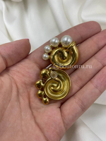 Серьги золотистые в форме ракушки с жемчужинами