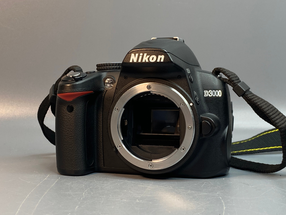 Nikon D3000 Kit 18-55mm 7.367 Кадров