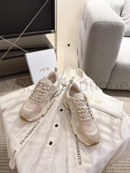 Женские кроссовки Dior Chrono бежевые с звездой на подошве