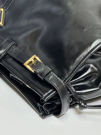 Кожаная большая сумка Prada Bonnie