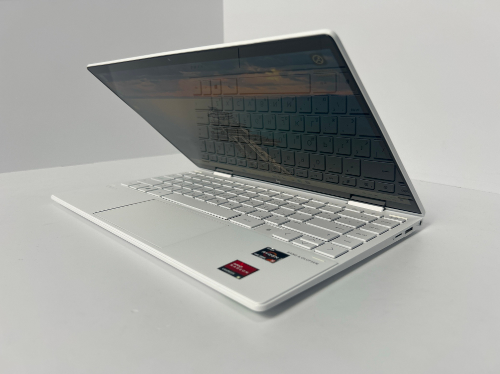 Ноутбук-трансформер HP ENVY x360 Convertible 13-ay0023ur (22M55EA) 13.3"/AMD Ryzen 5 4500U/RAM 8 GB/SSD 512 GB/Radeon Graphics/1920x1080/IPS/Windows 10/Подсветка кл-ры:LED/Белый. Состояние: B2