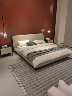 Двуспальная кровать на ножках Eosonno