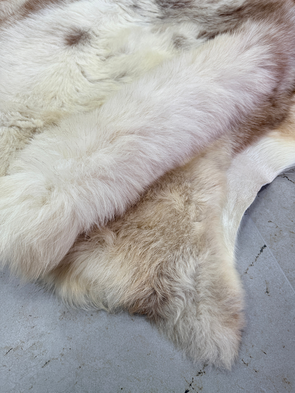 Шкура коврик меховой прикроватный овчина, 120х65 см.