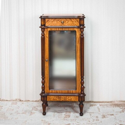 Напольная витрина из массива дерева с инкрустацией