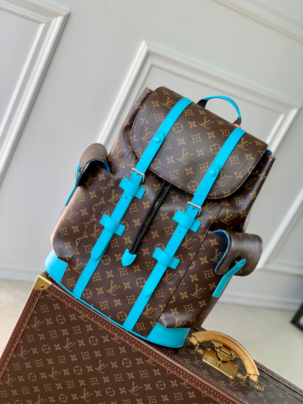 Louis Vuitton Christopher MM