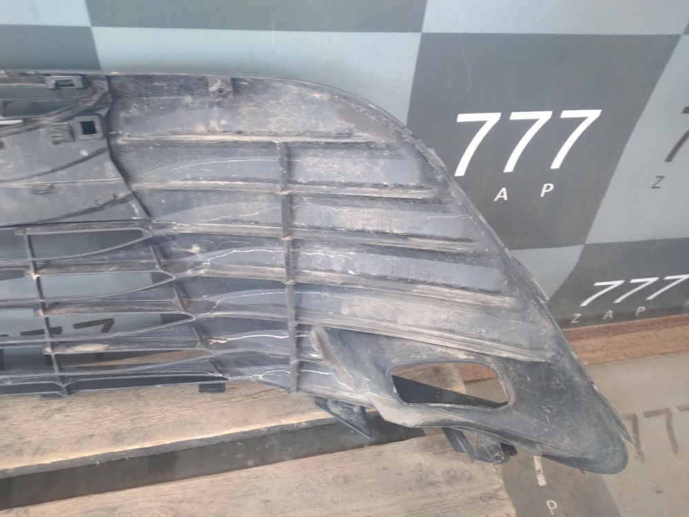 Решетка переднего бампера Toyota Camry (XV70) 17-21 Б/У Оригинал 5311333020