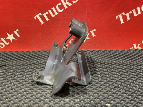 Кронштейн бампера левый 2019г