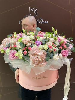 Букет в коробке М-22