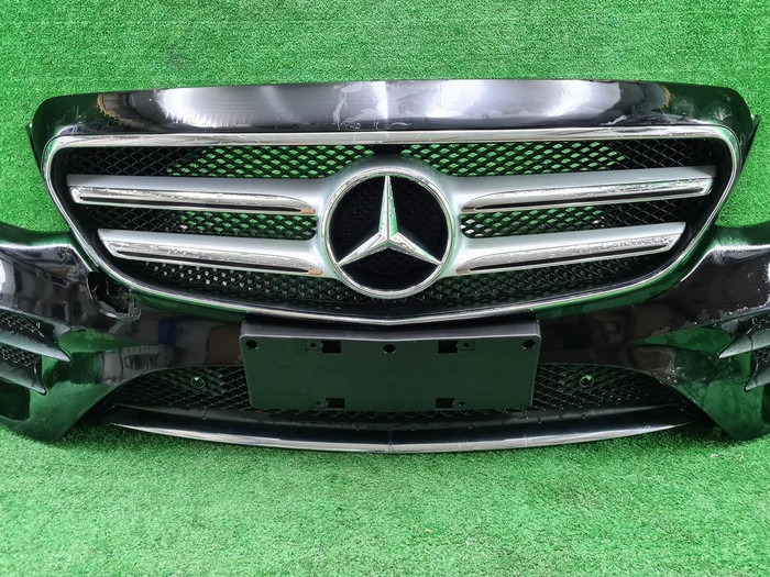 Бампер передний Mercedes E W213 16-21 AMG В сборе
