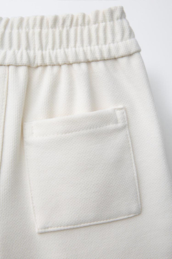 ZARA ШОРТЫ КОМФОРТНОЙ ПОСАДКИ ИЗ РЕЛЬЕФНОЙ ТКАНИ, ЭКРЮ