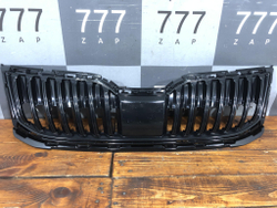 Решетка радиатора Skoda Octavia 3 (A7) 17-20 Б/У Оригинал 5E0853653C