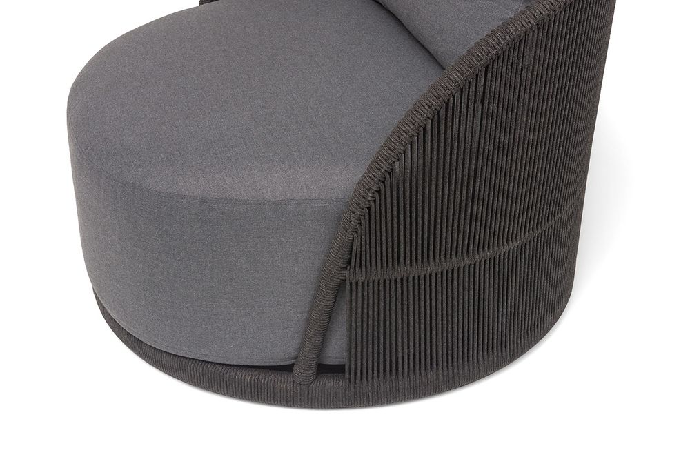 "Монтелла" кресло плетеное из роупа, каркас алюминий темно-серый (RAL7024) муар, роуп темно-серый круглый, ткань темно-серая 027