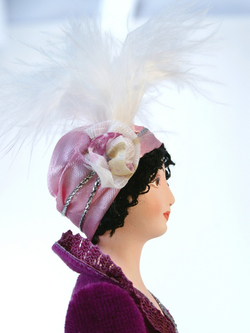 Кукла коллекционная в костюме для прогулок 19 века.