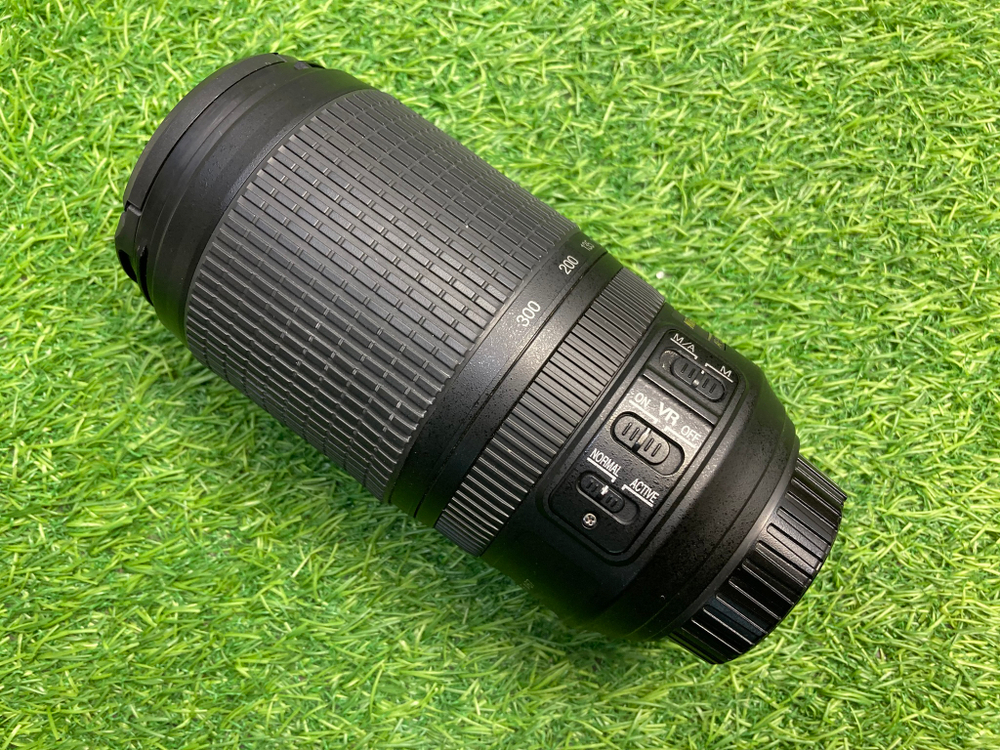 Nikon 70-300mm 4.5-5.6G ED-IF AF-S VR Zoom-Nikkor