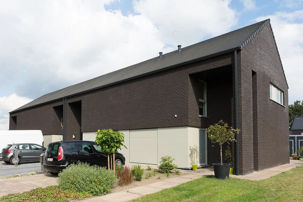 Кирпич ручной формовки облицовочный Nelissen, Manganese Black, WF50, 210x100x50