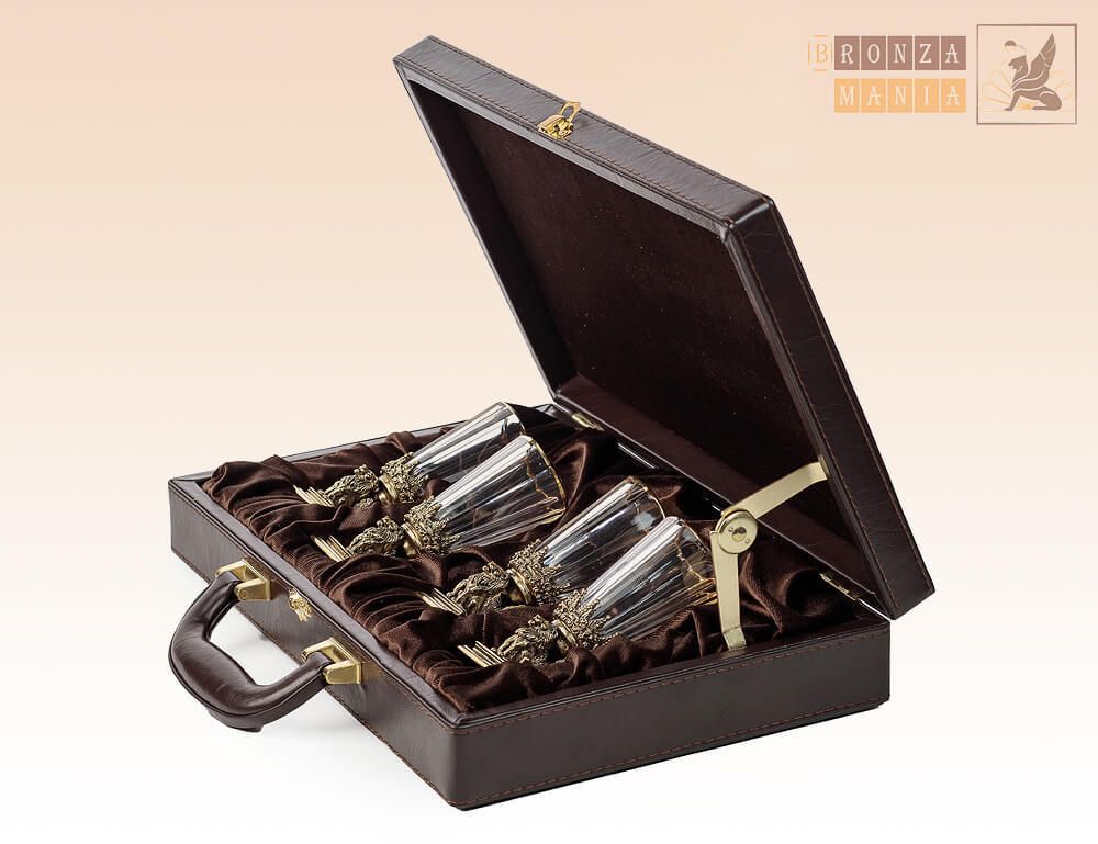 кейс на 4 рюмки