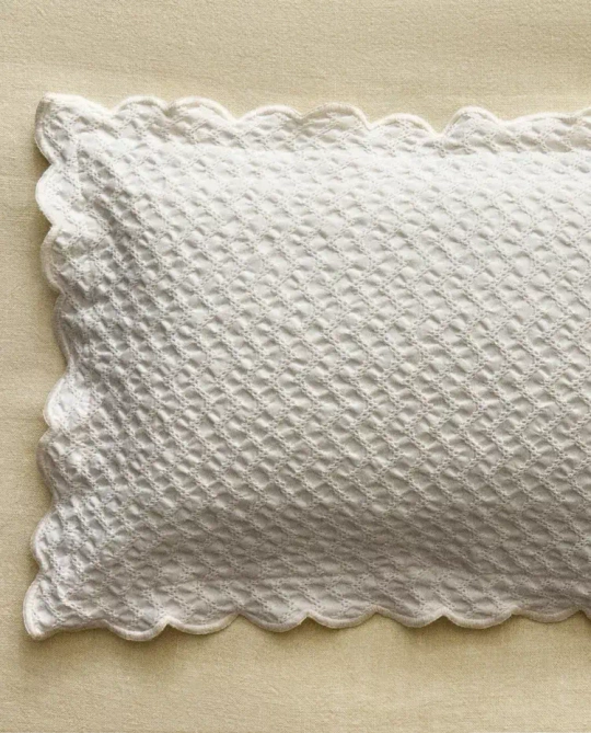 ZARA HOME ДЕТСКАЯ НАВОЛОЧКА ИЗ РЕЛЬЕФНОЙ ТКАНИ, ЭКРЮ