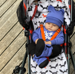 Свитшот Very Peri чёрного цвета с текстом