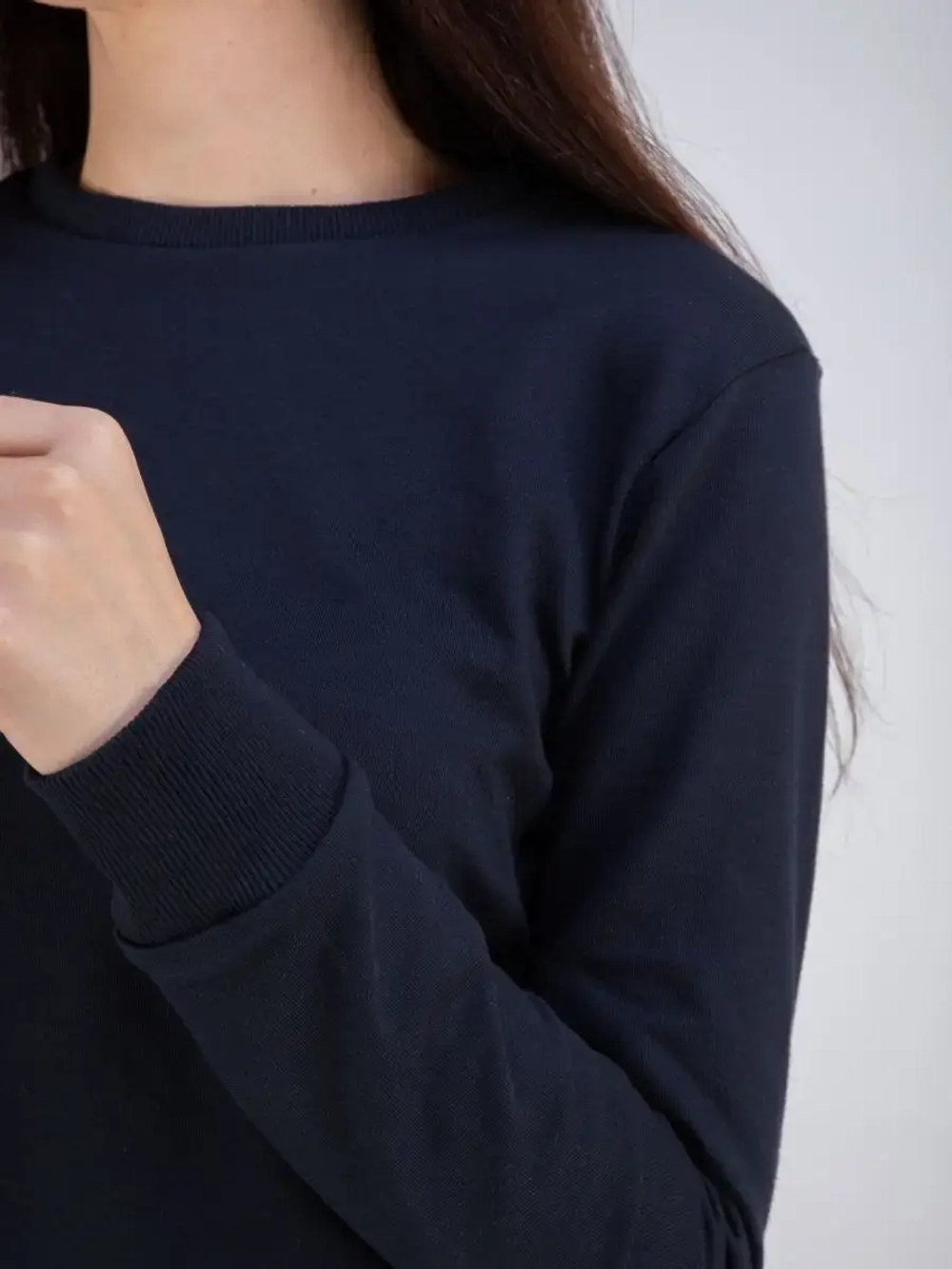 Свитшот без начеса и капюшона однотонный стильный, хлопок