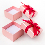 Футляр серии «Конфетти» с бантиком для романтического подарка