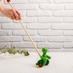 4704502/Детская каталка на палочке «Животные с лапками» 8×11×50,/100