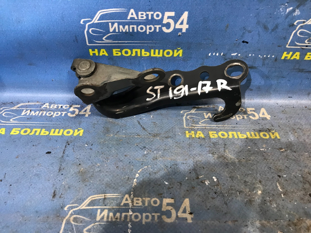 Петля капота правая TOYOTA CORONA 1994
