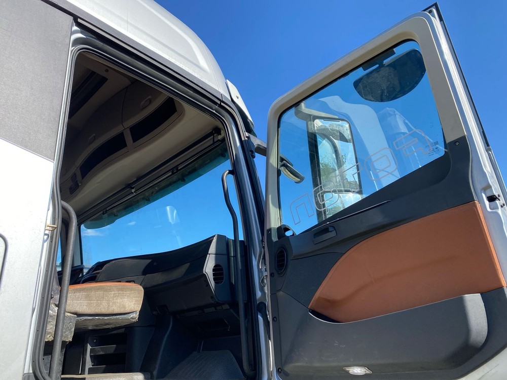 Foton AUMAN 4x2 Седельный тягач BJ4189SLFKA (Дизельный, 11,8 л, 470 л.с. АТ)