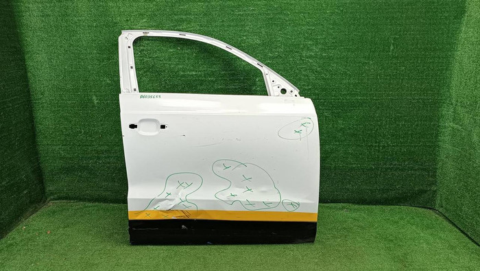 Дверь передняя правая Audi Q3 1 8U (2011-2018)