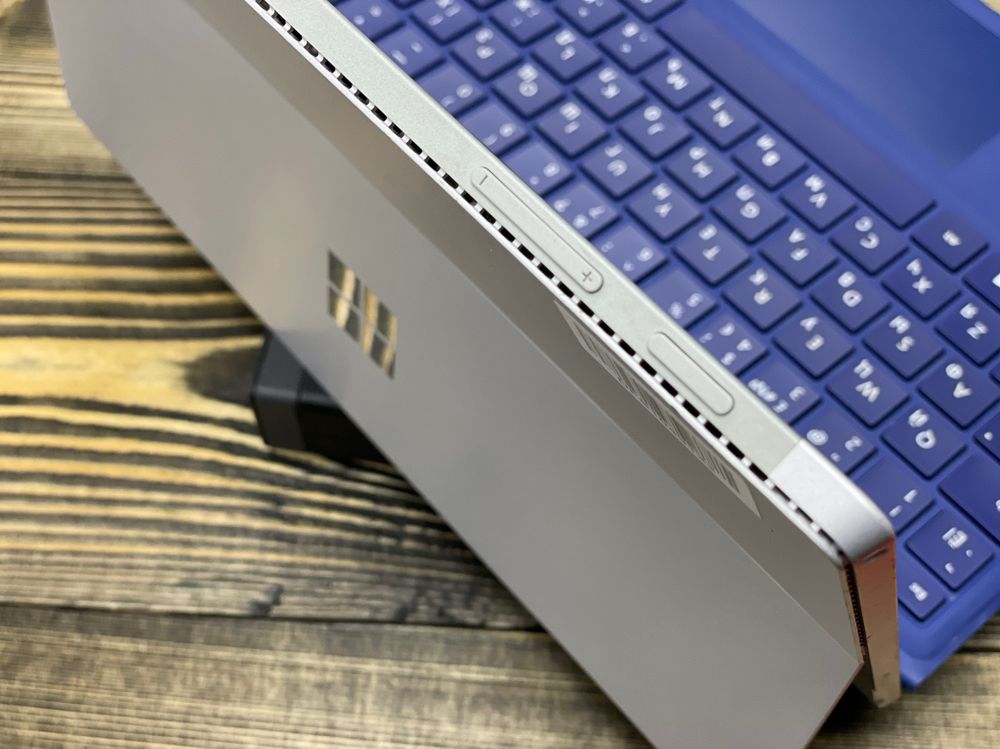 12.5" Ноутбук Microsoft Surface Pro 4 TOUCH (2736x1824, Intel Core i5-6300U, RAM 8ГБ,SSD 256ГБ, Intel HD Graphics 520, Win 10Pro)