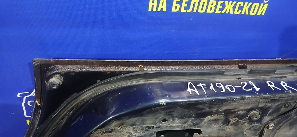 Дверь задняя правая TOYOTA CARINA E 1992