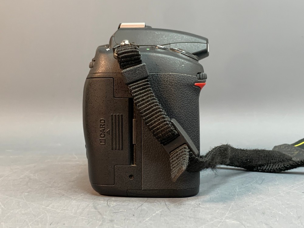 Nikon D7000 kit 18-55mm 3.5-5.6G VR 2.100 кадров