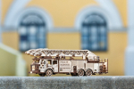 Пожарная машина выдвижной вращающейся лестницей от EWA - Fire Truck, Деревянный конструктор, сборная модель, 3D пазл