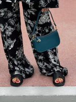 Костюм в пижамном стиле черный