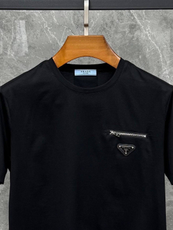 Футболка Prada