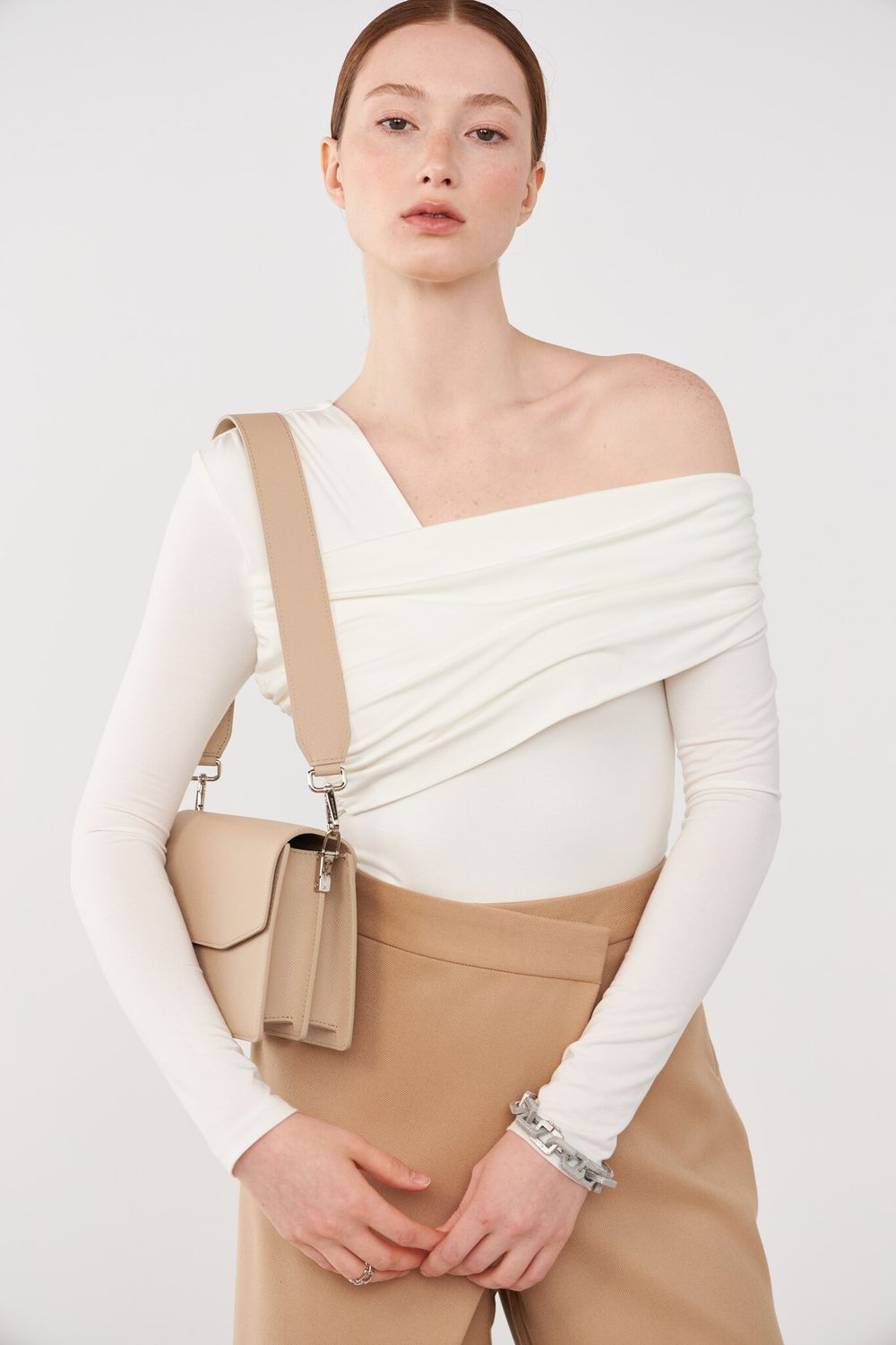 ТОП-БОДИ НА ОДНО ПЛЕЧО, МОЛОЧНЫЙ