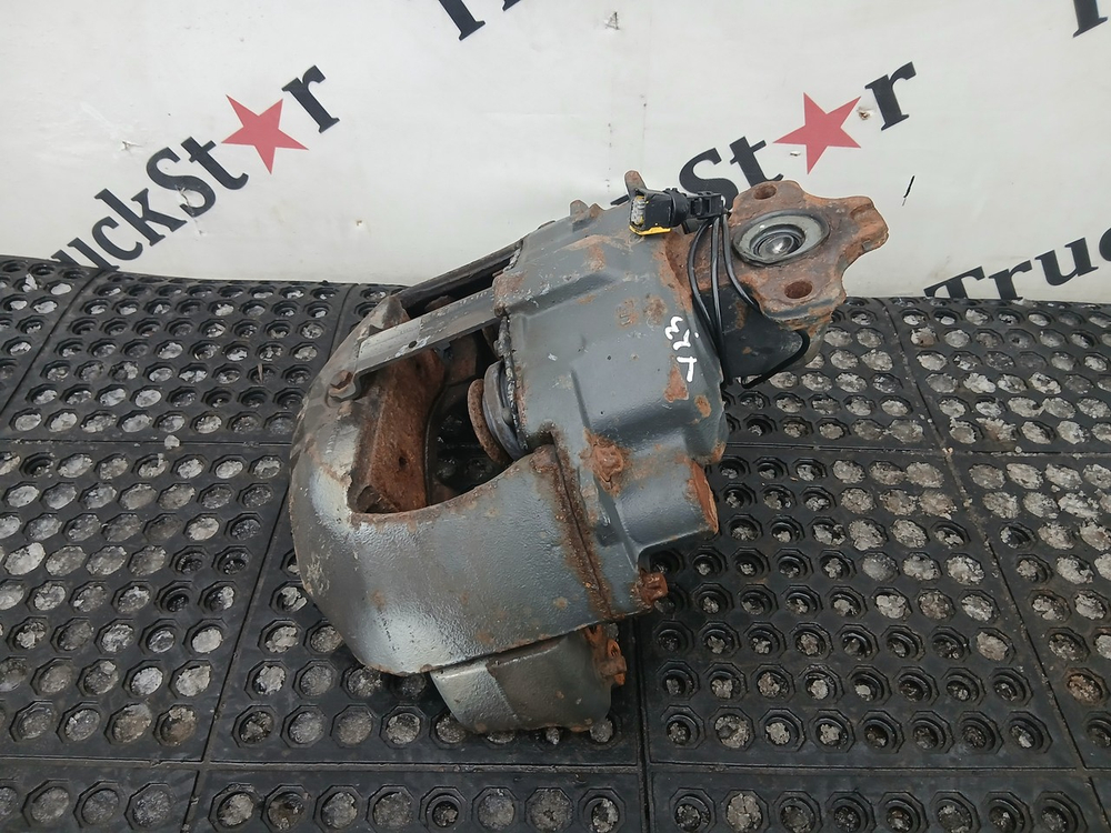 Суппорт передний левый